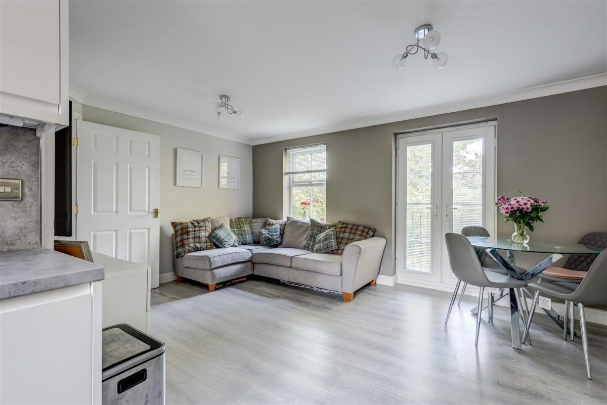 Glenwood Drive, Wadsley Park Village, Middlewood, Sheffield