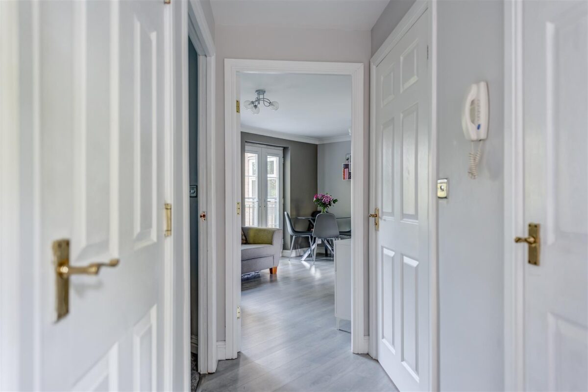 Glenwood Drive, Wadsley Park Village, Middlewood, Sheffield