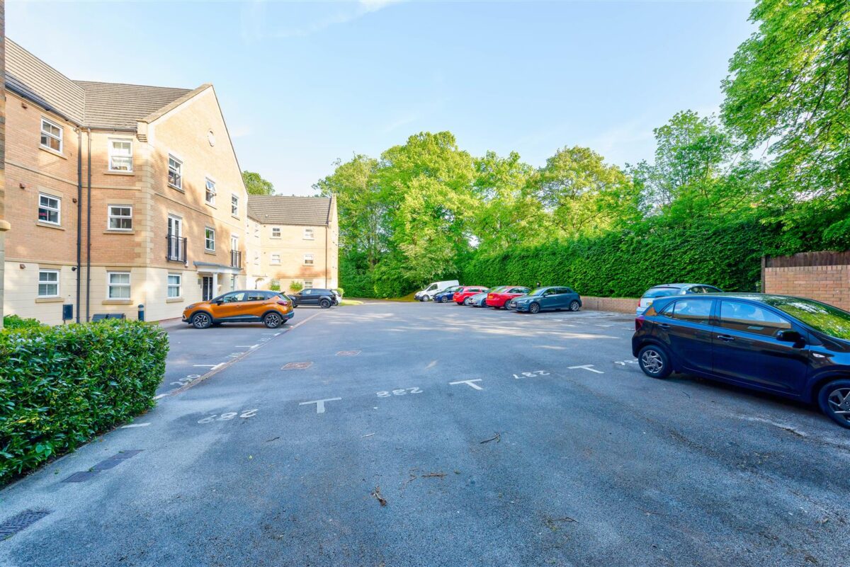 Glenwood Drive, Wadsley Park Village, Middlewood, Sheffield