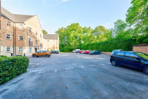Glenwood Drive, Wadsley Park Village, Middlewood, Sheffield