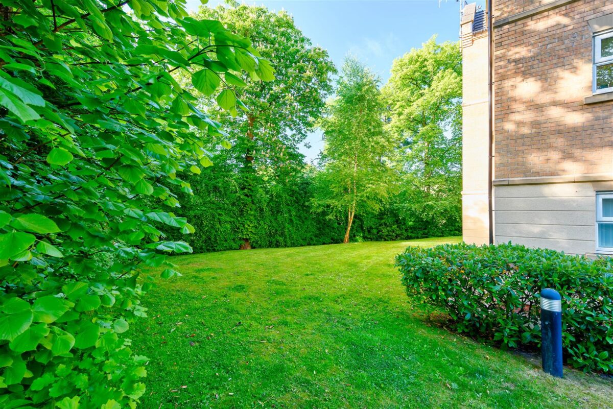 Glenwood Drive, Wadsley Park Village, Middlewood, Sheffield