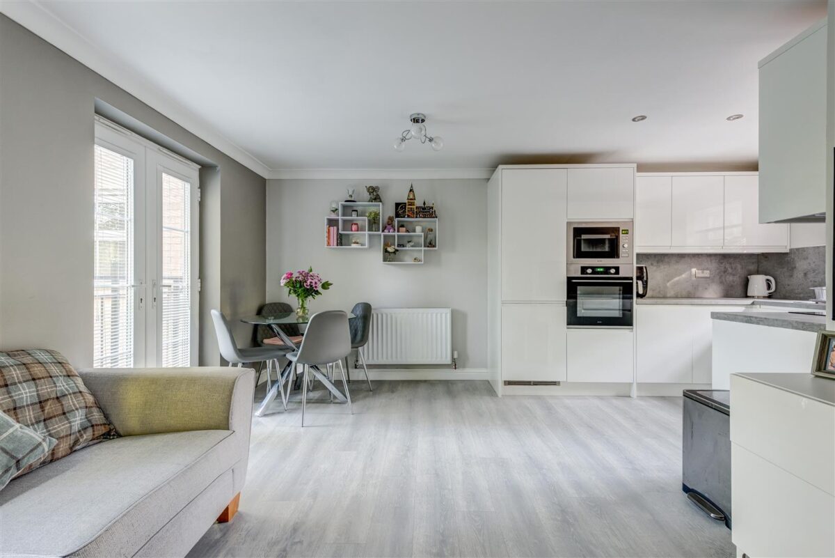Glenwood Drive, Wadsley Park Village, Middlewood, Sheffield