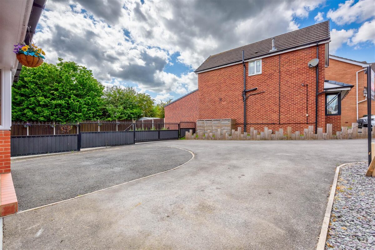 Old House Close, Hemingfield, Barnsley