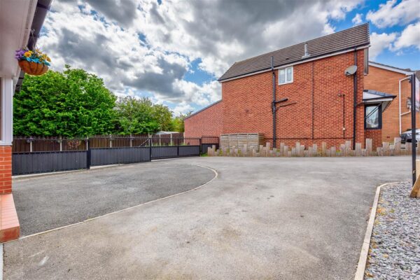 Old House Close, Hemingfield, Barnsley