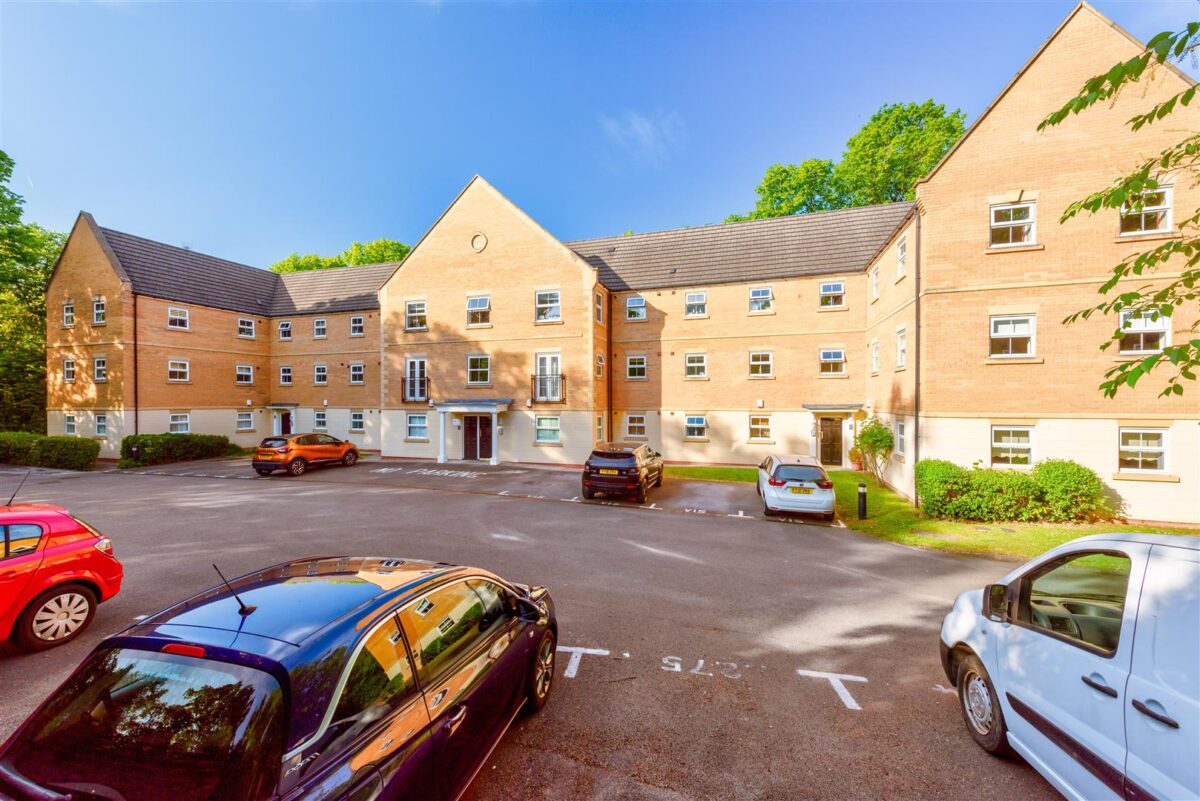Glenwood Drive, Wadsley Park Village, Middlewood, Sheffield