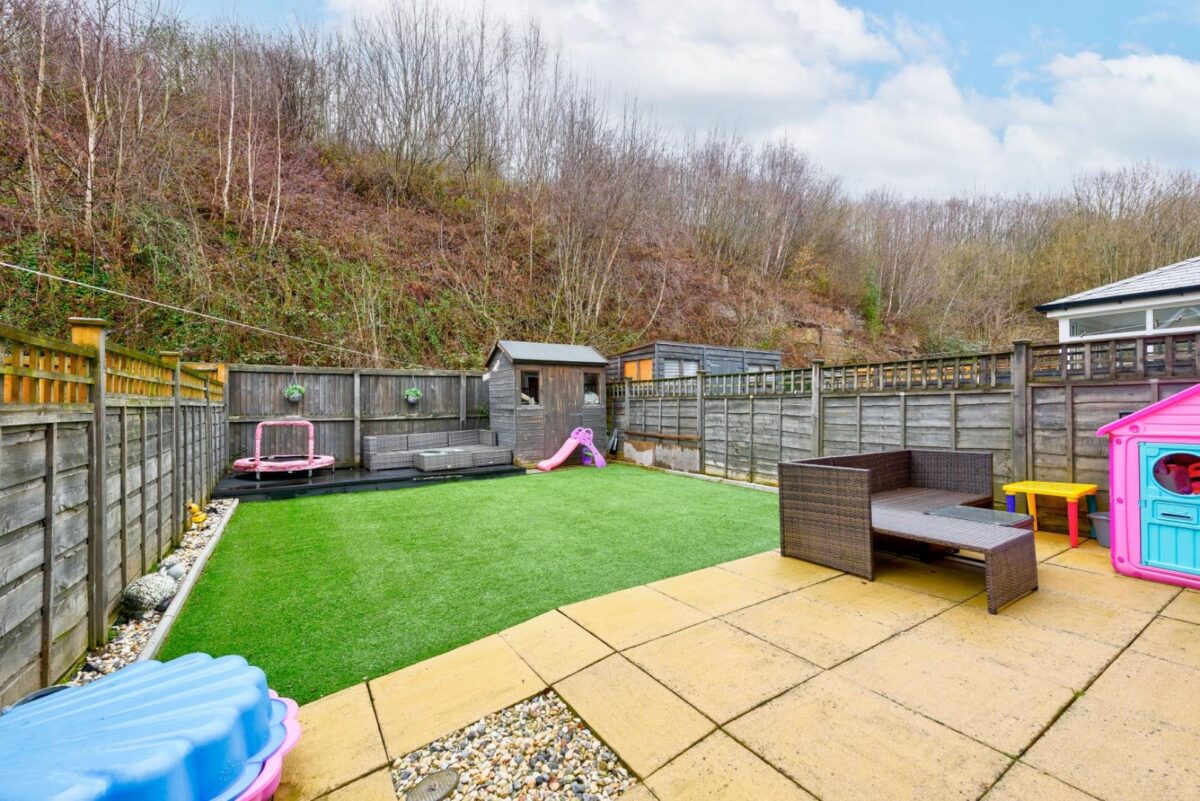 Samuel Fox Avenue, Fox Valley, Sheffield